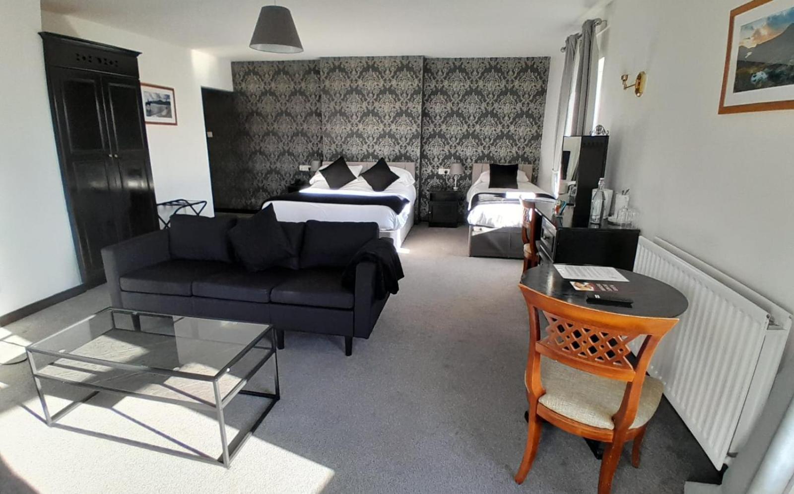 The Donard Bed & Breakfast Newcastle  Bagian luar foto